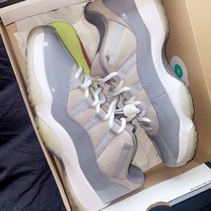 Jordan 11 low cool grey